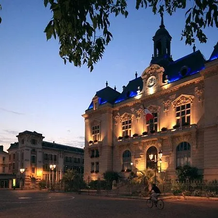 T2 Atypique Place De La Mairie アパート